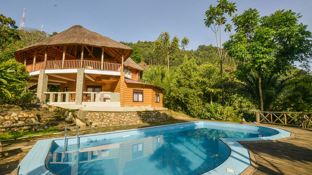 Trackers Safari Lodge